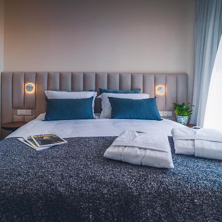 Wellclub - Wellness Family Experience - Seaview Hotel Paphos Buitenkant foto