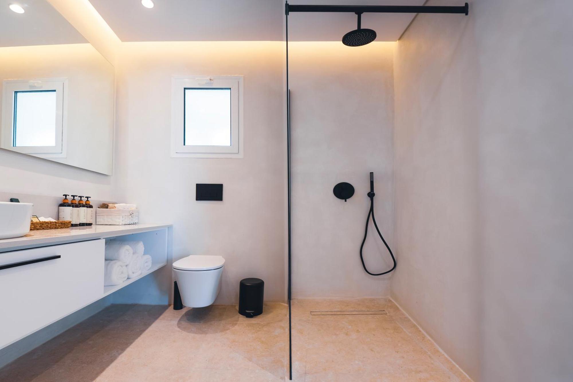 Wellclub - Wellness Family Experience - Seaview Hotel Paphos Buitenkant foto