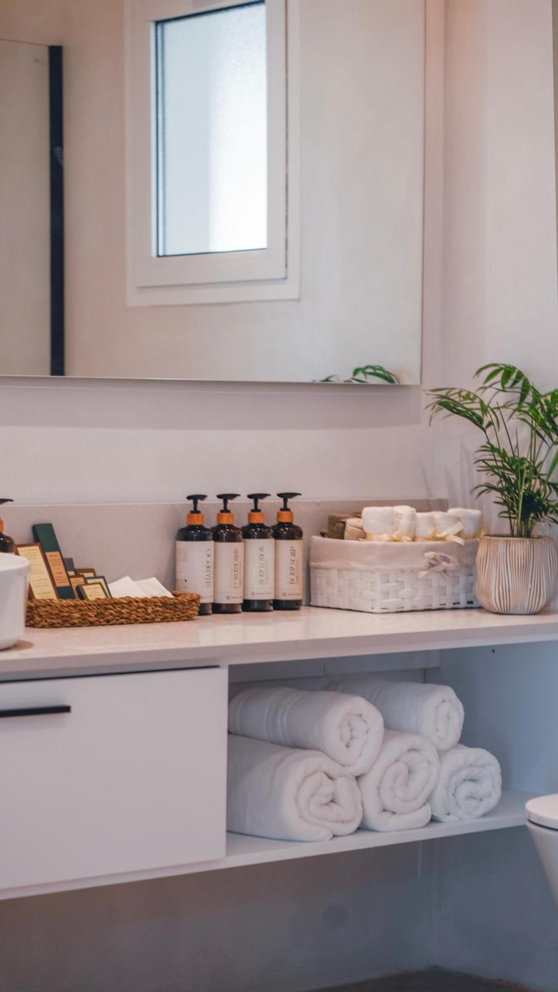 Wellclub - Wellness Family Experience - Seaview Hotel Paphos Buitenkant foto