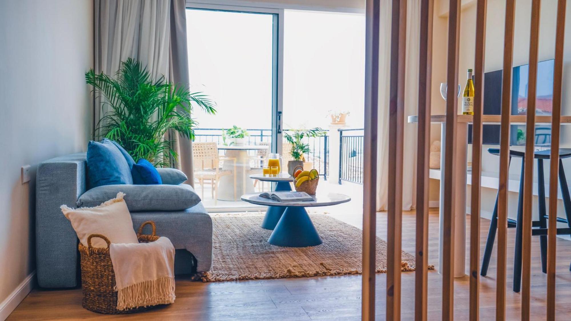Wellclub - Wellness Family Experience - Seaview Hotel Paphos Buitenkant foto